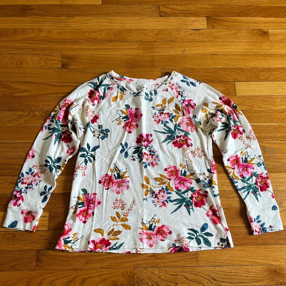 Floral top 🌸🌹